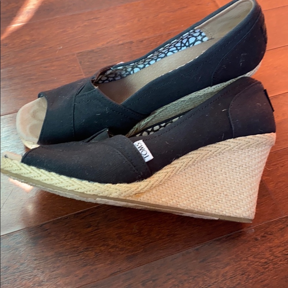 TOMS Nearly New Open Toe Espadrilles